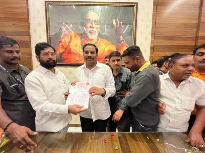 shocked to uddhav thackeray shiv sena district chief chandrakant jadhav join cm eknath shinde group | Maharashtra Political Crisis: वाढदिवसाच्या दिवशीच उद्धव ठाकरेंना धक्का! शिवसेना जिल्हाप्रमुख शिंदे गटात; पक्ष सोडला नाही 