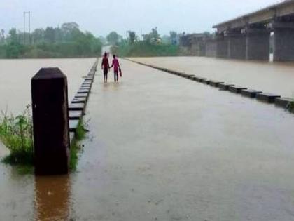 All schools and colleges in the district closed today District Collector's instructions | चंद्रपूर जिल्ह्यातील सर्व शाळा-महाविद्यालये आज बंद; जिल्हाधिकारी यांचे निर्देश All schools and colleges in the district closed today District Collector's instructions | चंद्रपूर जिल्ह्यातील सर्व शाळा-महाविद्यालये आज बंद; जिल्हाधिकारी यांचे निर्देश