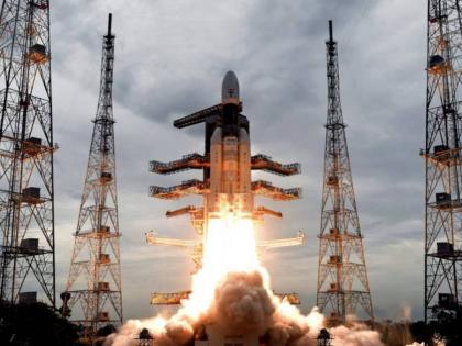 Chandrayaan 3 running in orbit of earth before being launched to moon why this Isro reveals reason | 'नासा'चे यान चंद्रावर 4 दिवसांत पोहोचते, 'इस्त्रो'ला 42 दिवस का? जाणून घ्या कारण