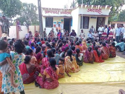 Villagers of Umarwahi took a resolution to ban alcohol by calling Gram Sabha | ग्रामसभा बोलावून उमरवाही ग्रामस्थांनी घेतला दारूबंदीचा ठराव; अख्खे गाव एकवटले