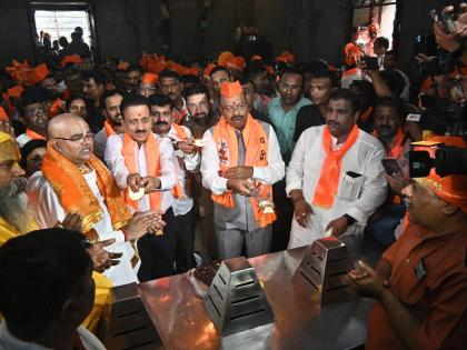 BJP MLA Chandrashekahr Bawankule took darshan of Kalarama temple in nashik | भारतीय जनता पक्षाचे प्रदेशाध्यक्ष चंद्रशेखर बावनकुळे यांनी घेतले काळारामाचे दर्शन