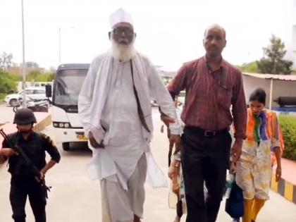 Rs 106 crore in 40 bank accounts, ED raids 15 places of Chhangur Baba Big information revealed | ४० बँक खात्यांमध्ये १०६ कोटी रुपये, छांगूर बाबाच्या १५ ठिकाणी ईडीचे छापे; मोठी माहिती उघड