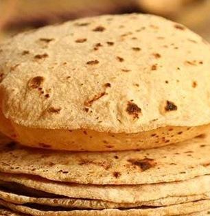 चपातीत कमी असलेलं प्रोटीन आणि फायबर कसं वाढवाल? पीठ मळताना घाला 'या' गोष्टी, पोळी खाऊनही वाढणार नाही वजन