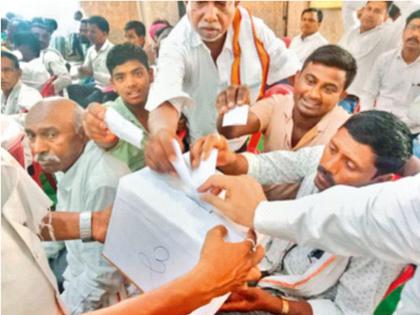 Maharashtra Lok Sabha Election 2024: Who to support? Voting by workers, former MLA's fund in Bhandara | कुणाला द्यायचा पाठिंबा? कार्यकर्त्यांकडून मतदान, भंडाऱ्यातील माजी आमदाराचा फंडा