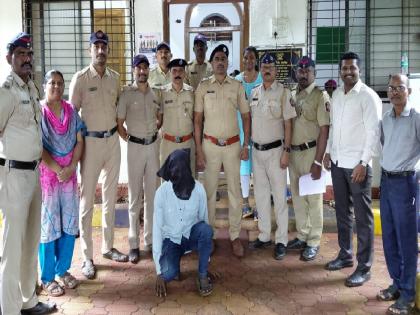Hashish worth four lakhs seized from Dapoli Kelshi, one arrested | दापोली केळशी येथून चार लाखांचे चरस जप्त, एकास अटक; वेस्टनावर कोरियन भाषेतील मजकूर