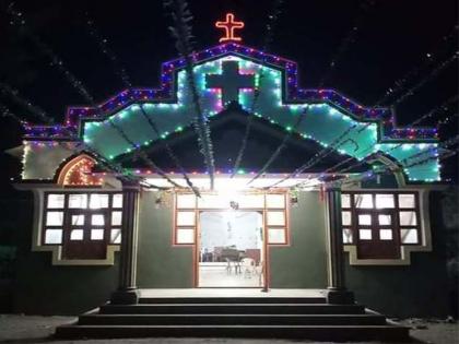 Celebrated Christmas in 86 years old SA Church in Siliguri | 86 वर्ष जुन्या सिलींगपूरच्या एसए चर्चमध्ये सुरु झाला नाताळचा उत्सव