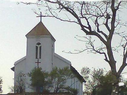 The tradition of early morning prayer at Christmas in Mundalwad's 106-year-old church | मुंदलवडच्या 106 वर्षे जुन्या चर्चमध्ये नाताळनिमित्त पहाटेच्या प्रार्थनेची परंपरा