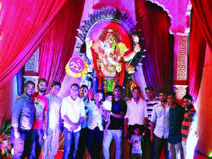 The Rajasthani temple, built by the Tripura Friends family of Charkop | चारकोपच्या त्रिमूर्ती मित्र परिवाराने उभारले राजस्थानी मंदिर