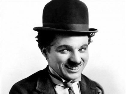 Charlie Chaplin Birth Day Special: know some unknown facts about actor charlie chaplin | चार्ली चॅप्लिन बर्थ डे स्पेशल : लोकांना हसवणा-या चेह-या मागचं दु:ख