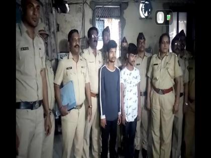 Passenger has died when he tried to catch mobile robbers; one lady with twins brother arrested | मोबाईल चोरी जीवावर बेतली; जुळ्या भावांसह एका महिलेला अटक