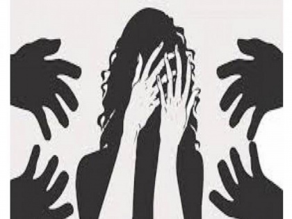 Playback singer's minor daughter sexually abused in Chennai | गायिकेच्या मुलीवर लैंगिक अत्याचार केल्याप्रकरणी मावशी-काकाला अटक, मावशी देखील आहे गायिका
