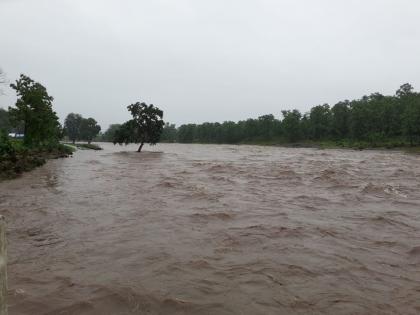 Melghat watery, heavy rainfall in four talukas; Power supply to 6 villages is broken | मेळघाट जलमय, चार तालुक्यांत अतिवृष्टी; १७० गावांचा वीजपुरवठा खंडित