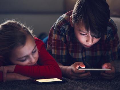 Mobile 'games' are becoming expensive, 8 out of 10 children suffer from eye problems | मोबाइलवरील ‘गेम’ पडतोय महागात, १० पैकी ८ मुलांच्या डोळ्यांना त्रास