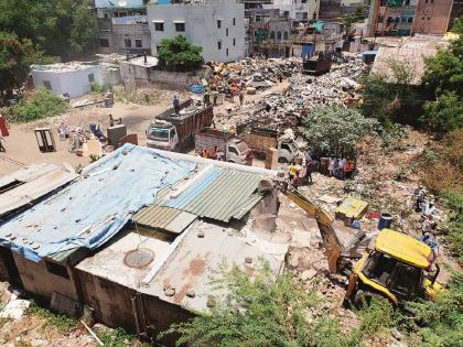 Learn about the 1800-year-old Chimnaraja's Haveli in Chhatrapati Sambhajinagar; The municipality did land destruction by encroachment! | जाणून घ्या छत्रपती संभाजीनगरातील १८०० सालच्या चिमणाराजाची हवेलीबद्दल; पालिकेने अतिक्रमणाने केली जमीनदोस्त!