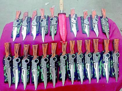 China Knife ‘On Call Delivery’; Conspiracy foiled by police, one accused arrested with 23 knives | चायना चाकू ‘ऑन कॉल’; पोलिसांनी उधळला कट, २३ चाकूंसह एक आरोपी अटकेत