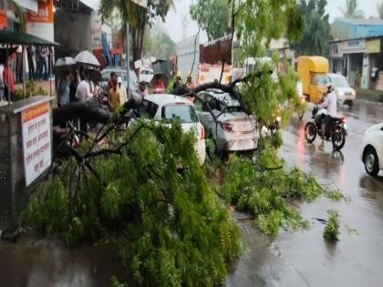 Chinchwad receives 67.5 mm of rain Heavy showers cause flash floods | चिंचवडमध्ये ६७.५ मि.मी. पाऊस; जोरदार सरींनी उडाली तारांबळ Chinchwad receives 67.5 mm of rain Heavy showers cause flash floods | चिंचवडमध्ये ६७.५ मि.मी. पाऊस; जोरदार सरींनी उडाली तारांबळ