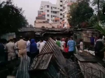 Two people died after a fire broke out in a slum in Dalvinagar in Chinchwad | पिंपरीतील झोपडपट्टीत सिलेंडरचा स्फोट; दोघांचा होरपळून मृत्यू