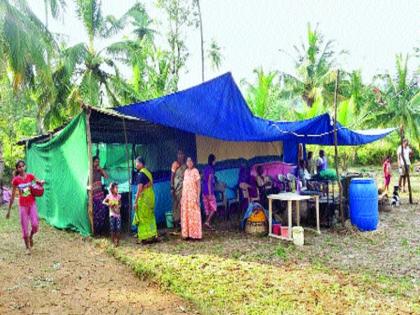 Chunderkhar, along with the cattle, to the village level | गावपळणीसाठी चिंदरकर गुराढोरांसह वेशीबाहेर