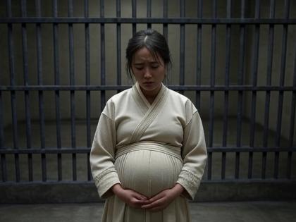 First she cheated people, then read what tricks the woman used to avoid going to jail! | आधी लोकांची फसवणूक केली, नंतर तुरुंगात जायला लागू नये म्हणून महिलेनं काय शक्कल लढवली वाचाच! First she cheated people, then read what tricks the woman used to avoid going to jail! | आधी लोकांची फसवणूक केली, नंतर तुरुंगात जायला लागू नये म्हणून महिलेनं काय शक्कल लढवली वाचाच!