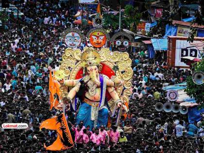 A grand procession of the venerable Ganapati along with Chintamani accompanied by the sound of drums and cymbals, marks the arrival of Lord Ganesha in auspicious manner | सुखसरींत गणरायाचे आगमन! चिंतामणीसह मानाच्या गणपतींच्या ढोल-ताशांच्या गजरात मिरवणुका