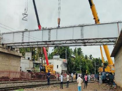 Railway police telling the truth or central railway administration?, Confusion over extension of Chintamaninagar bridge in Sangli | रेल्वे पोलिस खरे सांगताहेत की मध्य रेल्वे प्रशासन ?, सांगलीतील चिंतामणीनगर पुलाच्या मुदतवाढीचा गोंधळ