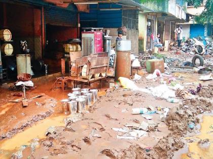 It has been one year since the flood of Chiplun, There is still fear in the minds of the common people | चिपळूणच्या महापुराचा महाअनुभव; वर्ष लोटूनही सर्वसामान्यांच्या मनात भीती