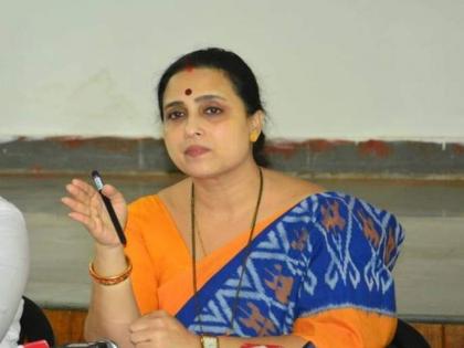 That young woman was disappeared by Raghunath Kuchikan; BJP leader Chitra Wagh's allegation | Chitra Wagh: त्या तरुणीला रघुनाथ कुचीकनेच गायब केलं; भाजप नेत्या चित्रा वाघ यांचा आरोप