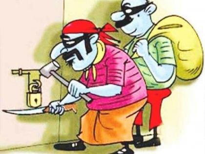 thief took away cash, jewellery worth 74 thousand by breaking house in nagpur | कुटुंबियांसह कार्यक्रमाला गेले, चोरट्याने रोख, दागिने पळवून नेले