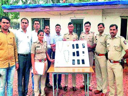 Capture two lakh jewels from juvenile criminals | अल्पवयीन गुन्हेगारांकडून दोन लाखांचे दागिने हस्तगत