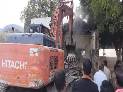 Chowki Zamindost in front of railway station It will get a new look, station development work under Amrit Bharat scheme has started | रेल्वे स्थानकासमोरील चौकी जमीनदोस्त; मिळणार नवे लूक, अमृत भारत स्कीम अंतर्गत स्टेशन डेव्हलपमेंटचे काम सुरु 