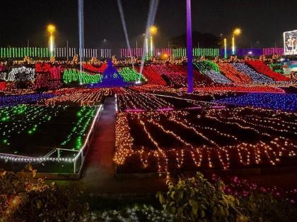 people are excited on the occassion of merry christmas in mumbai | ‘मेरी ख्रिसमस’साठी उत्साहाला उधाण!