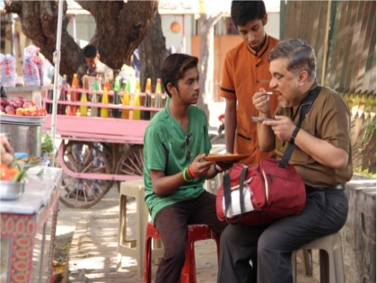 chumbak marathi movie review: attracting plot | chumbak marathi movie review : आकर्षून घेणारे कथानक