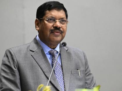 If you want a Mercedes or BMW in 6 months Chief Justice Gavais advice to new lawyers | "जर 6 महिन्यांत मर्सिडीज अथवा बीएमडब्ल्यू हवी असेल तर..." सरन्यायाधीश गवई यांचा नव्या वकीलांना सल्ला If you want a Mercedes or BMW in 6 months Chief Justice Gavais advice to new lawyers | "जर 6 महिन्यांत मर्सिडीज अथवा बीएमडब्ल्यू हवी असेल तर..." सरन्यायाधीश गवई यांचा नव्या वकीलांना सल्ला