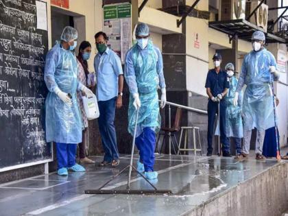 Jogeshwari, most sick in the dark, dies; Dharavi was also left behind | CoronaVirus News: जोगेश्वरी, अंधेरीत सर्वाधिक रुग्ण, मृत्यू; धारावीलाही टाकले मागे