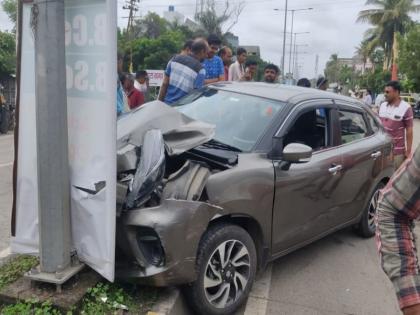 Car hits ST bus; Incident on Nandura Road in Khamgaon town | कार एसटी बसवर धडकली; खामगाव शहरातील नांदुरा रोडवरील घटना 