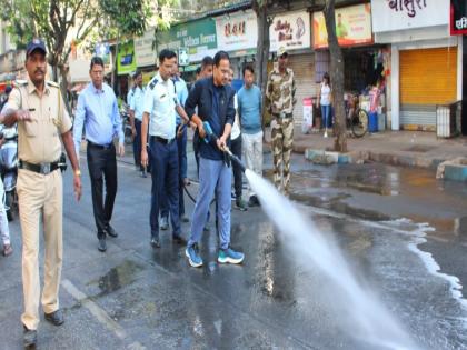 Hawkers disappear during Deep Clean Drive campaign in Bhayander Encroachment by hawkers again after the Commissioner left | भाईंदरमध्ये 'डीप क्लीन ड्राईव्ह' मोहिमेवेळी फेरीवाले गायब; आयुक्त गेल्यावर पुन्हा फेरीवाल्यांचे अतिक्रमण