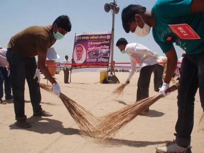 Shri Sevakari will conduct Jalgaon Cleanliness campaign tomorrow | श्री सेवेकरी यांच्यातर्फे उद्या जळगावात स्वच्छता मोहिम