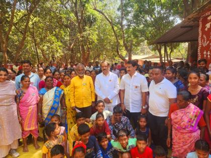 Visit of Tribal Ministers to Tribal Padas of Gorai and Manori | आदिवासी मंत्र्यांची गोराई आणि मनोरी येथील आदिवासी पाड्यांना भेट