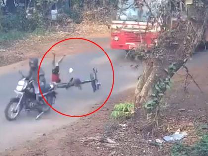 Viral video kid survived in a dangerous accident in Kannur at kerala | VIDEO: आधी दुचाकीला धडकला, मग भरधाव बस समोर आला, तरीही जीव वाचला; बघा कसा घडला चमत्कार