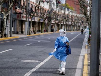 Corona Virus in china Shanghai lockdown videos going viral people screaming from apartments | Shanghai Lockdown: कोरोनाची दहशत! चीनमध्ये लॉकडाऊन; घरात कैद लोकांचा ओरडतानाचा VIDEO व्हायरल