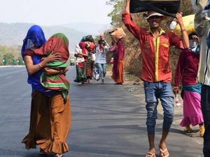 12 year old Chhattisgarh girl died in Bijapur after walking 100 kms from Telangana due to lockdown sna | Lockdown : 12 वर्षांची चिमुकली 100 किमी पायी चालली, घर काही अंतरावर असतानाच झाला मृत्यू