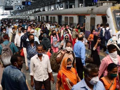 Confusion of passengers while catching the Diva Roha train, the incident happened when the train stopped on a non-platform in Panvel station | दिवा रोहा गाडी पकडताना प्रवाशांचा गोंधळ, पनवेल स्थानकात नॉन प्लॅटफॉर्म वर गाडी थांबल्याने घडली घटना 