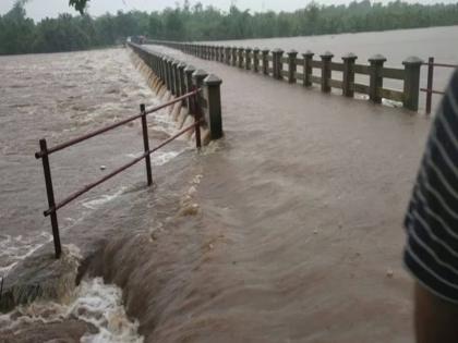 65 devotees of the district got trapped in Narmada flood | नर्मदेच्या पुरात जिल्ह्यातील ६५ भाविक अडकले