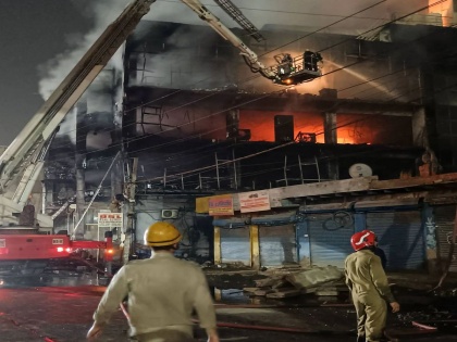 Delhi Mundka Fire Factory owner Varun and Harish's father amarnath also dies in fire | Delhi Mundka Fire : दिल्लीतील अग्नितांडवात फॅक्ट्री मालक वरुण आणि हरीश यांच्या वडिलांचाही होरपळून मृत्यू