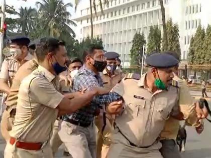 Before the winter session, only the police in the Mantralaya area became agitators and agitated! | VIDEO : हिवाळी अधिवेशनापूर्वी मंत्रालय परिसरात पोलीसच झाले आंदोलक! जाणून घ्या संपूर्ण प्रकार