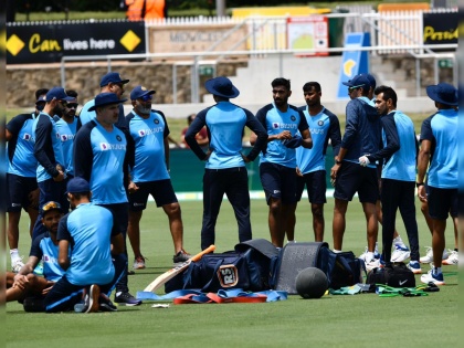 India vs Australia, 3rd ODI : T Natarajan is making his ODI debut for India, Cameron Green will make his debut | India vs Australia : इभ्रत वाचवण्यासाठी टीम इंडियानं केले चार मोठे बदल, टी नटराजनचे पदार्पण