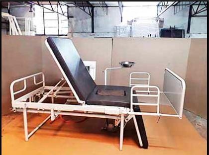 Anil Omkar obtained his Ph.D. at the age of 61. D.; A multipurpose bed designed for patients | अनिल ओंकार यांनी ६१ व्या वर्षी मिळवली पीएच. डी.; रुग्णांसाठी बनविला बहुपर्यायी बेड