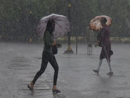 Rain, hailstorm increased in Vidarbha | विदर्भात वादळवाऱ्यासह पाऊस, वाढला गारवा