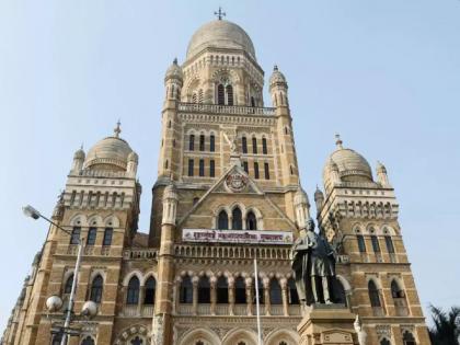 Made in China tab for Mumbai Municipal School students; 11,800 are incorrect | मुंबई महापालिका शाळेतील विद्यार्थ्यांना मेड इन चायना टॅब; ११ हजार ८०० नादुरूस्त 