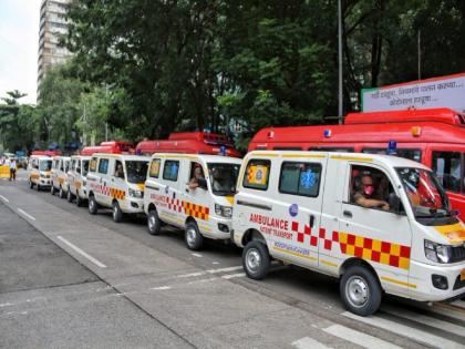 KDMC received nine ambulances; MP Foundation Initiative | केडीएमसीला मिळाल्या नऊ रुग्णवाहिका; खासदारांच्या फाउंडेशनचा पुढाकार